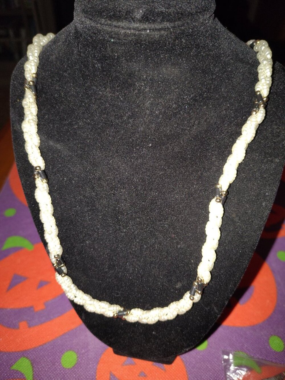 Ladies necklace As shown in the pics